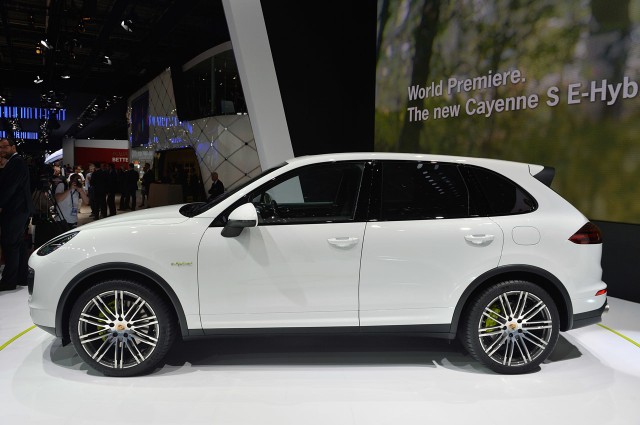 05-porsche-cayenne-s-e-hybrid-paris-1