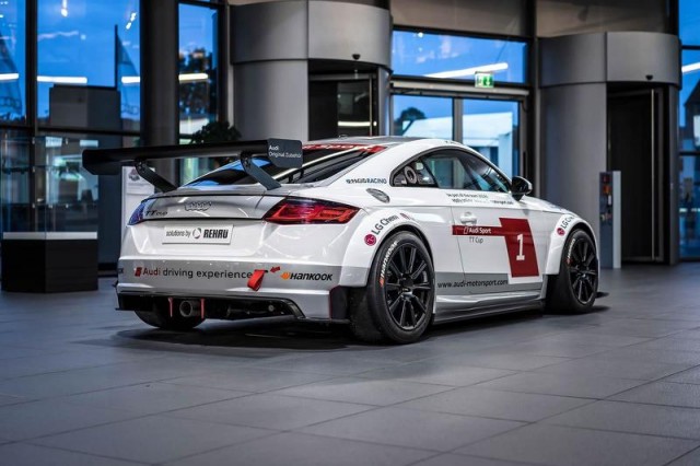 2015-613121audi-tt-cup