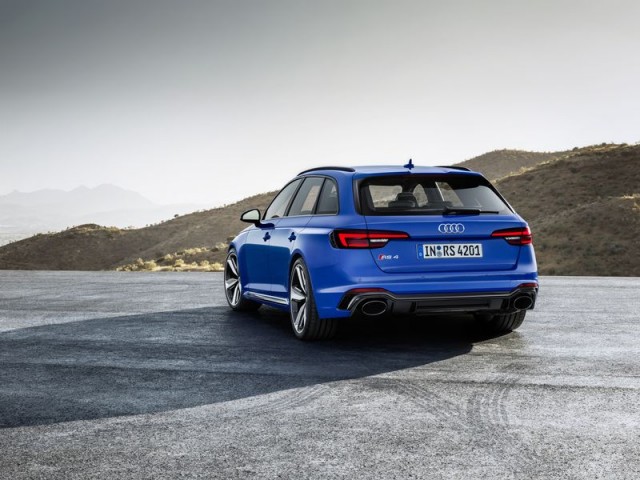 Audi-RS4-Avant-2