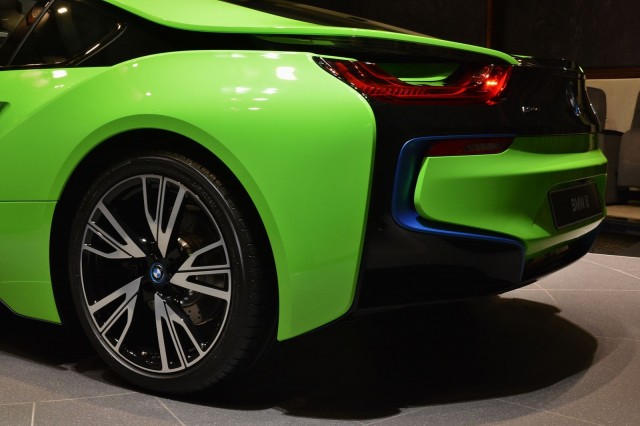 BMW-i8-Lime-Green-10