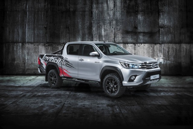 hilux-invincible-2