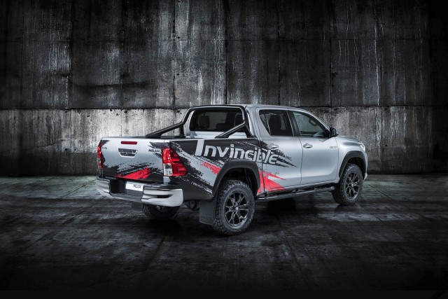 hilux-invincible-3