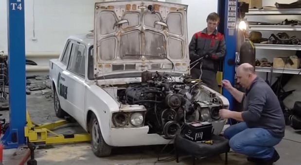 lada v motor