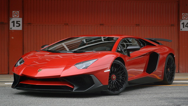 Najavljen Lamborghini Aventador SV Roadster