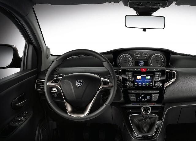 lancia_ypsilon_2016_novi_detalji_3