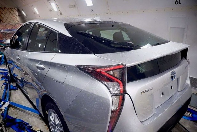 nova_toyota_prius_slike_bez_kamuflaze_2