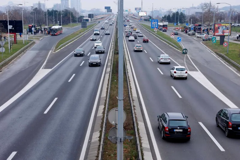 Gotovo 50 procenta vozača priznaje da prekoračuju 25 km ili više