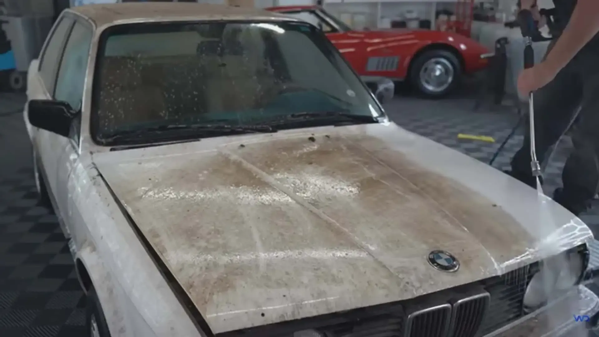 Video: Neko je spasio ovaj BMW E30 nakon 30 godina u staji