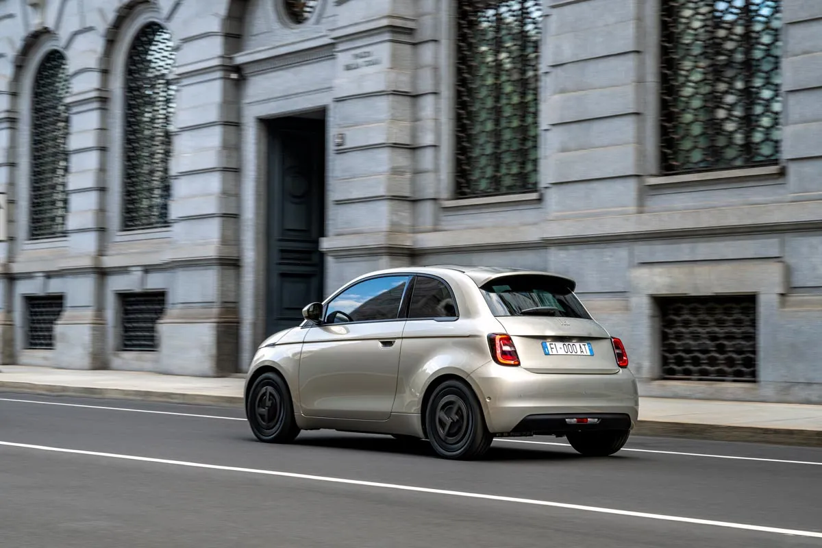 Hibridni Fiat 500e stiže pre kraja godine, nova Pand(in)a 2030. godine