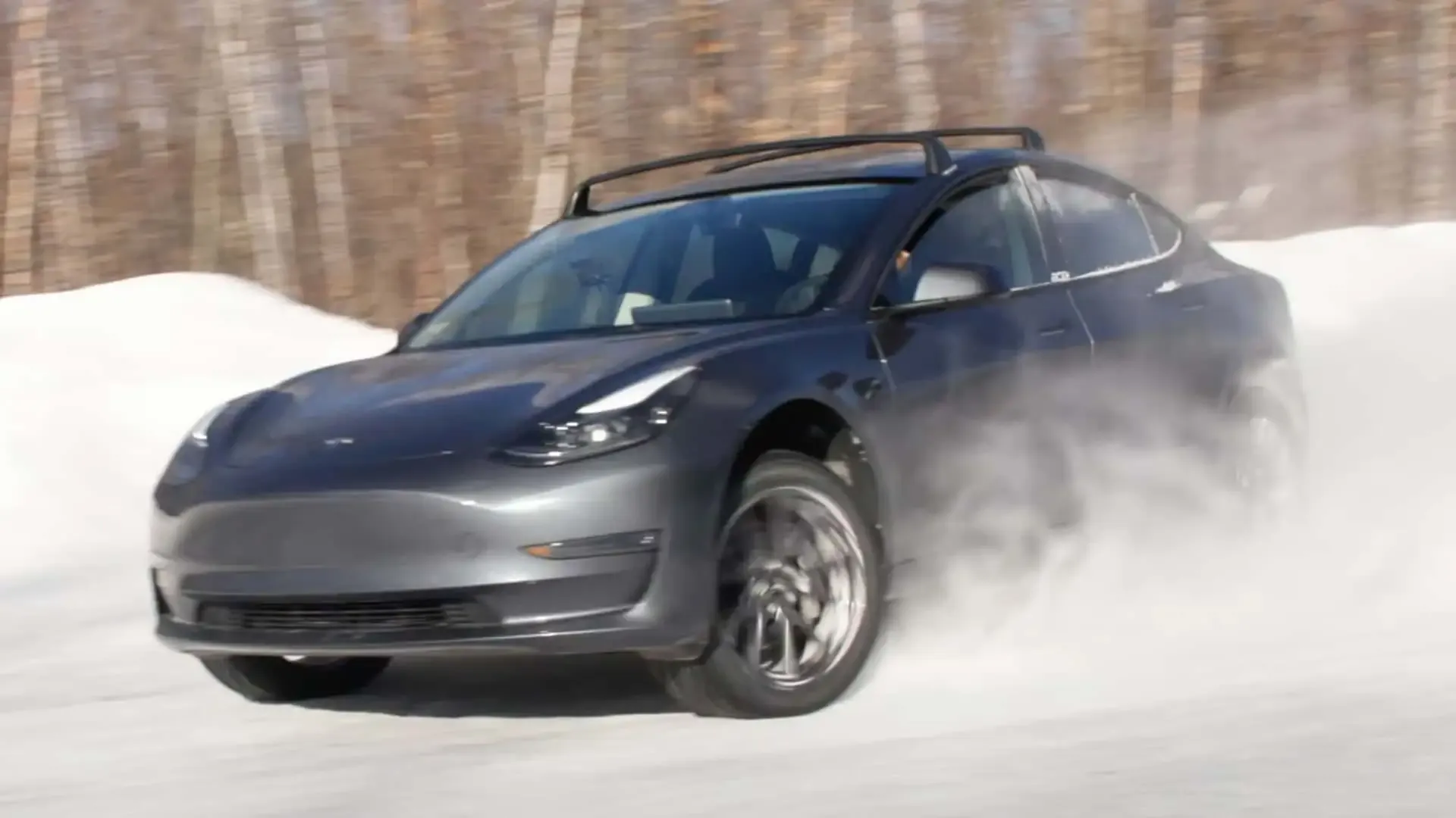 Video: Pogledajte kako Tesla Model 3 obara rekord na reliju