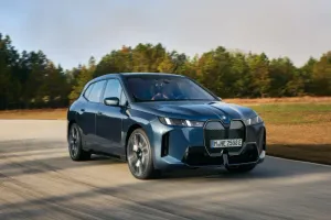 2026 BMW iX dobija više snage, dometa i nivoa opreme